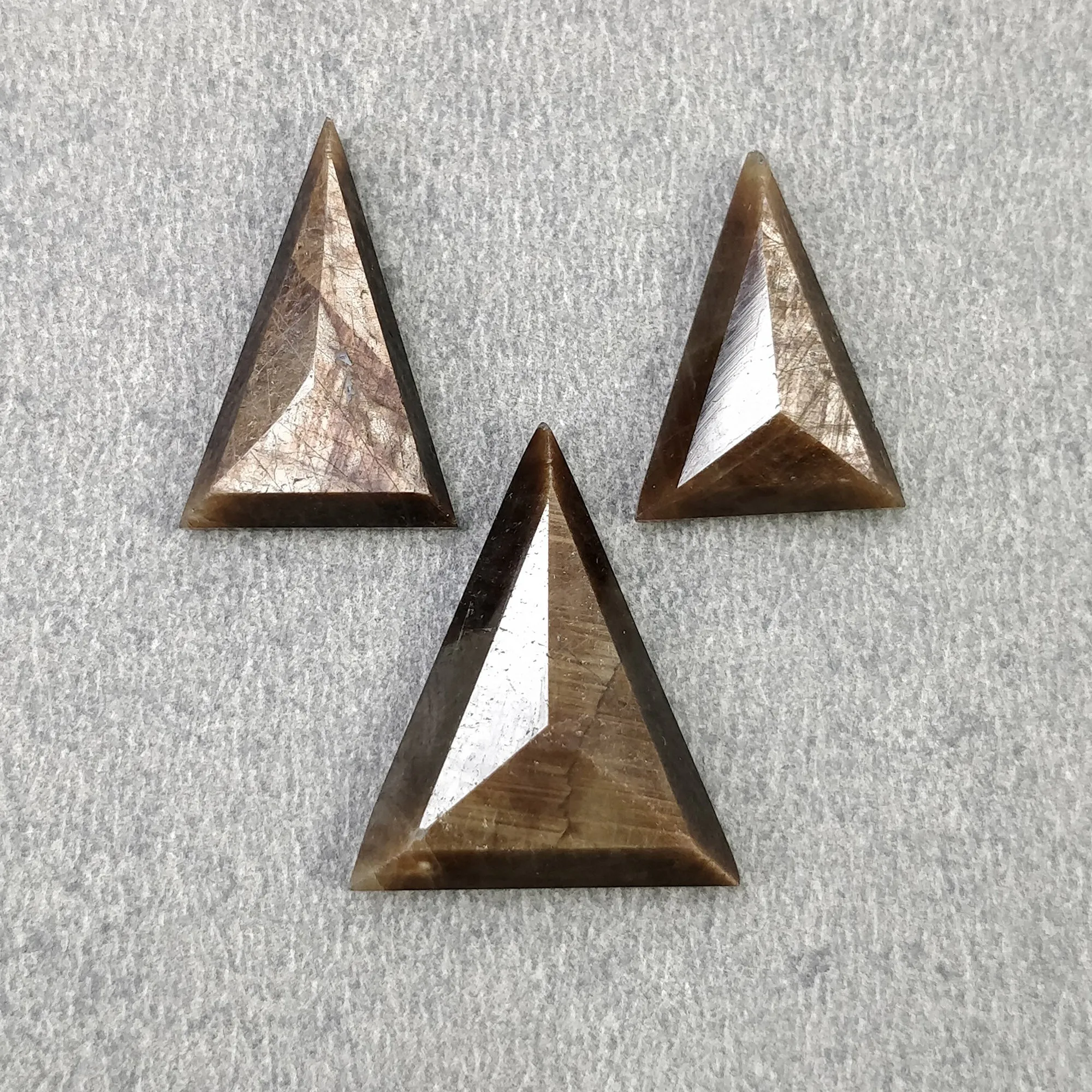 Golden Brown CHOCOLATE SAPPHIRE Gemstone Normal Cut: 22.00cts Natural Untreated Unheated Triangle Shape 15*11mm -19.5*16mm 3pcs (With Video)